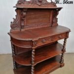 21DG40 - Exceptional Bombat server in oak with Double barley twist legs