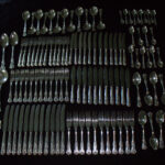 CA6 AN ASSEMBLED SHEFFIELD SILVERPLATE KINGS PATTERN CUTLERY