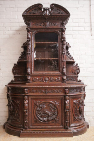 23GD12 Magnificent Huntng style bookcase