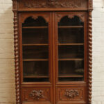 23DG5 Renaissance bookcase in oak