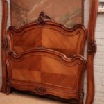 -23DG25 Louis XV walnut bed