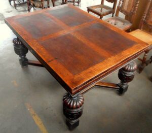 RS1 - Jacobean Revival Draw Leaf Table