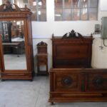 20DG65- Exceptional French walnut Bedroomset