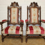 21DG12- Pair of Huntingstyle carvers in oak