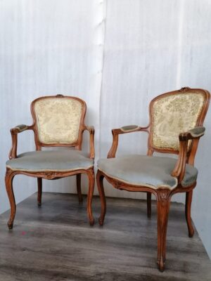 HG3 A Pair of Oak Louis XV Style chairs